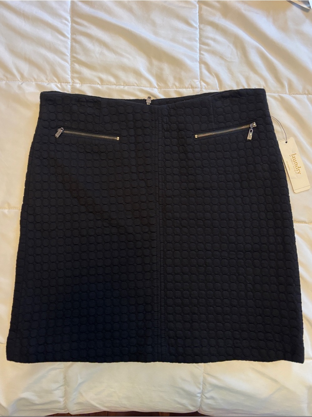 Laundry by Shelli Segal Black Textured Mini Skirt with Zip Pockets